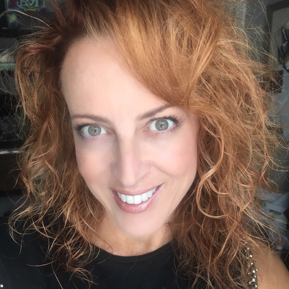 Profile Picture of Stacie Chapman (@liliegirl21) on Poshmark