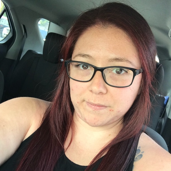 Profile Picture of Michaela Resendez (@thatonechick87) on Poshmark