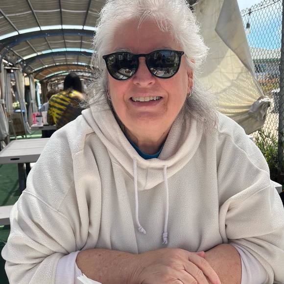 Profile Picture of Chris Costa (@chris6053) on Poshmark