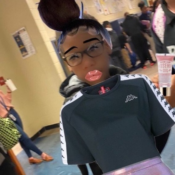 Profile Picture of Alex Rubio (@piqurs) on Poshmark