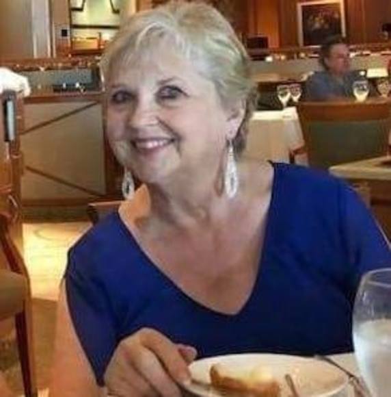 Profile Picture of Pam Dedeaux (@pdedeaux) on Poshmark