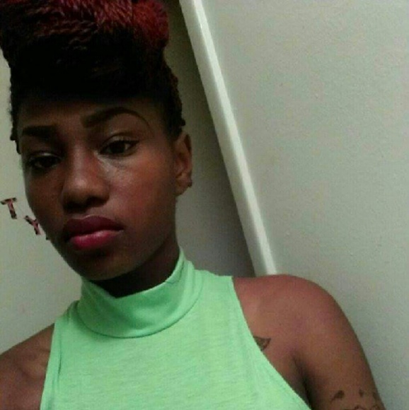 Profile Picture of Najia Hansell (@dzshaebella) on Poshmark