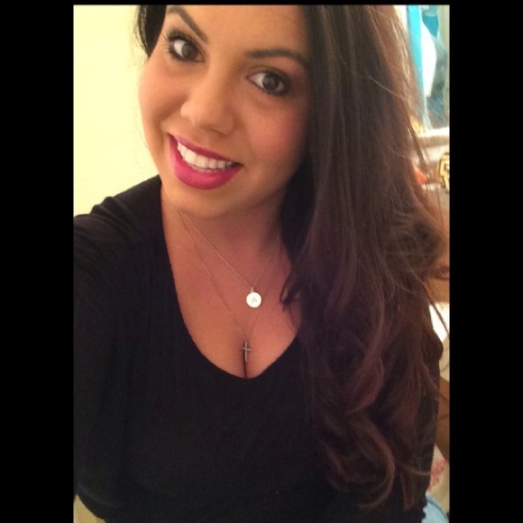 Profile Picture of Amber Hatterer (@amariehatt) on Poshmark