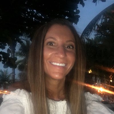 Profile Picture of Jeannine C (@ProspectHill17) on Twitter