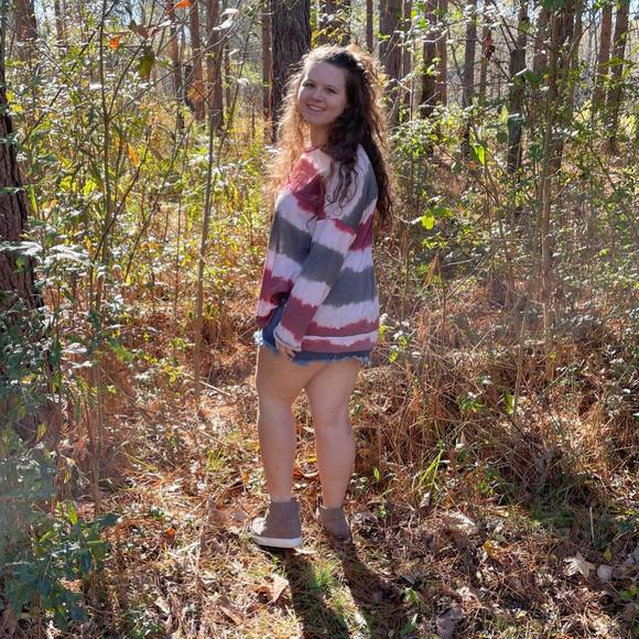 Adrianna Byers - Poshmark Profile Picture of Adrianna Byers (@adriannabyer661) on Poshmark