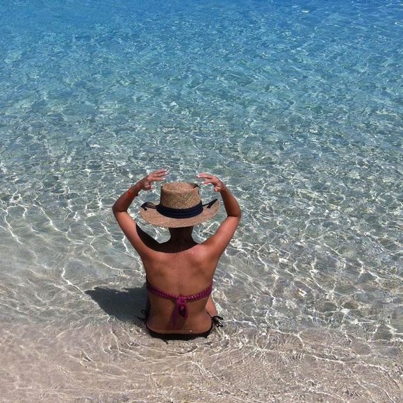 Profile Picture of Maria josee Bueso (@mbueso) on Poshmark