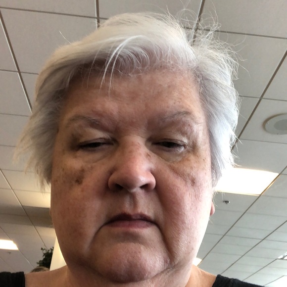 Profile Picture of Deborah Daniels (@deb02043) on Poshmark