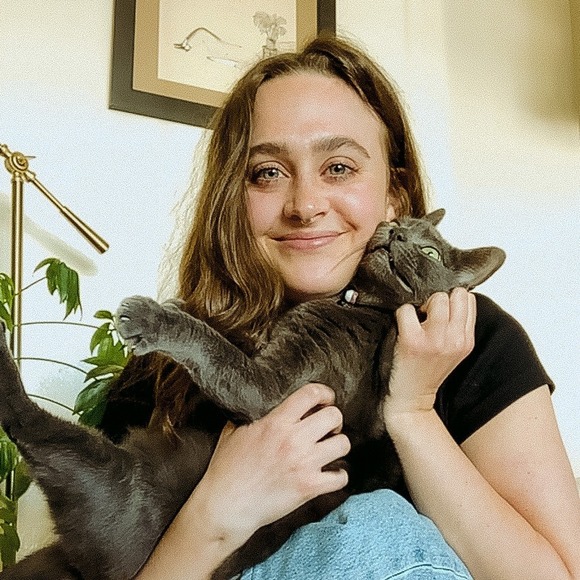 Profile Picture of Natalina Auchter (@natalinaauchter) on Poshmark