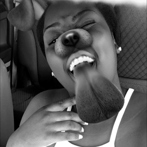 Profile Picture of Jonica Perrin (@queenjo_) on Poshmark