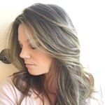 Profile Picture of j e s s i e (@insidethepaperbox) on Instagram