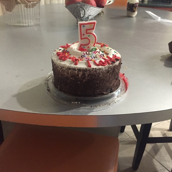 Martine Valerius - Poshmark Profile Picture of Martine Valerius (@mvale024) on Poshmark