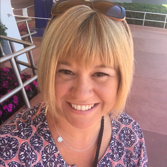 Profile Picture of Kimberly Maxson (@kmaxson75) on Poshmark