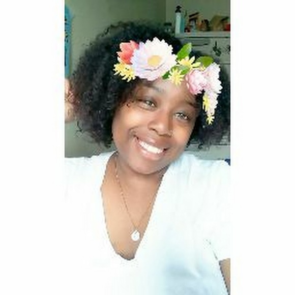 Profile Picture of Rosey yamilex Arzu (@yamilessyas) on Poshmark