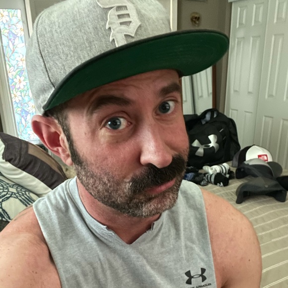 Profile Picture of Nicholas Miranda (@nicholasmiranda) on Poshmark