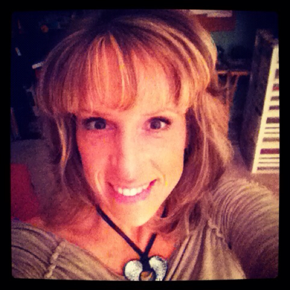 Profile Picture of Beth Reilly (@bethreils) on Poshmark