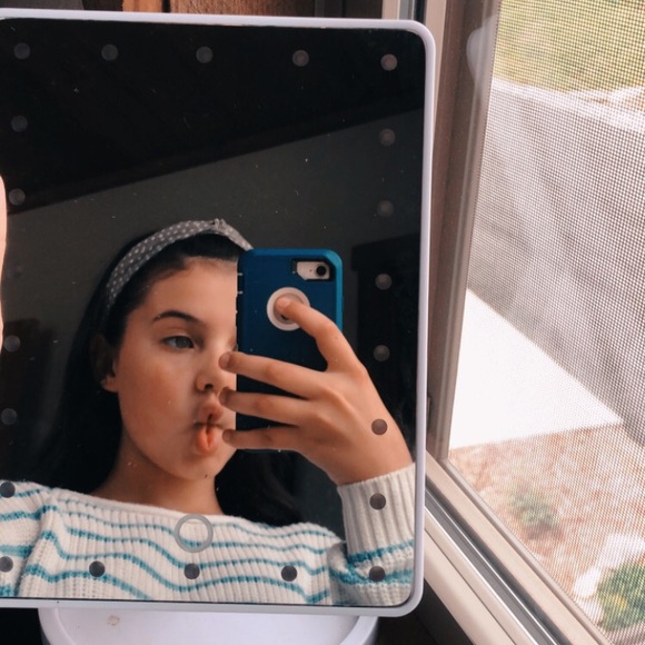 Profile Picture of Ava Serrano (@ava_serrano) on Poshmark