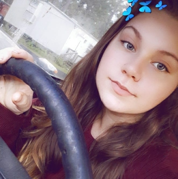 Profile Picture of Aurora Cepull (@auroracepull) on Poshmark