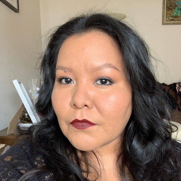 Profile Picture of Claudia Cassadore (@dayahcc) on Poshmark