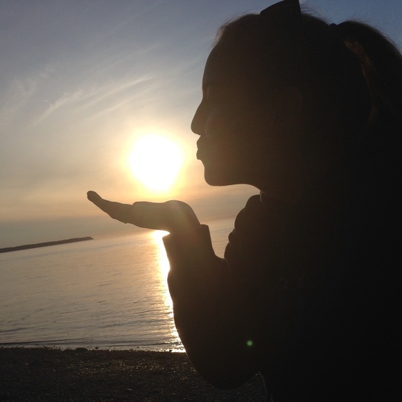 Profile Picture of Ellia Shawback (@ellia_shawback) on Poshmark