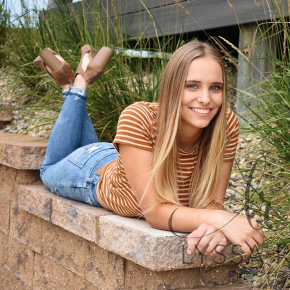 Profile Picture of Jacie Baarson (@jackie546) on Poshmark