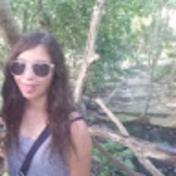 Profile Picture of Emma Mcbrierty (@mcbemma249) on Poshmark