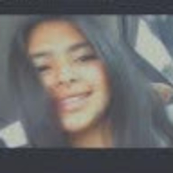 Profile Picture of Elena Osbun (@eosbun22) on Poshmark