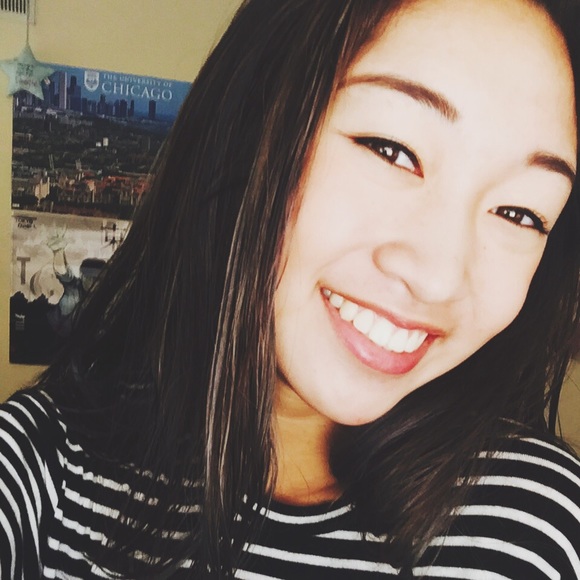 Profile Picture of Gwen Tabaldo (@gwentabaldo) on Poshmark