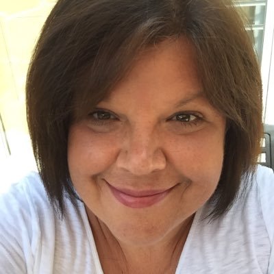 Profile Picture of Lynne Lockhart (@Lynne2day) on Twitter