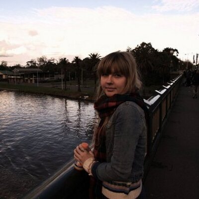 Profile Picture of Ellen James (@EllenRose90) on Twitter
