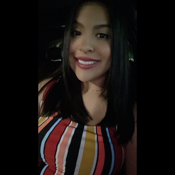Profile Picture of Jenniffer Tijerino (@jensflair8490) on Poshmark