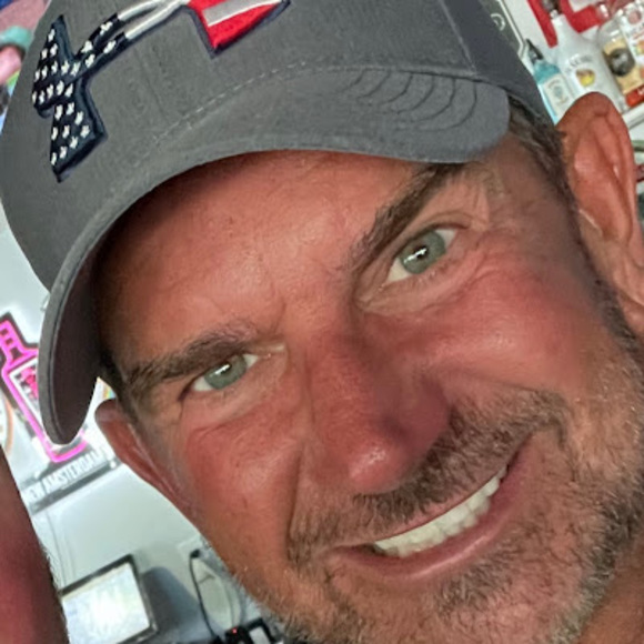 Profile Picture of Scott Cooke (@gscottcooke) on Poshmark