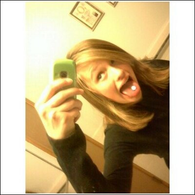 Profile Picture of Isabelle Denning (@IzZyBaBy89) on Twitter