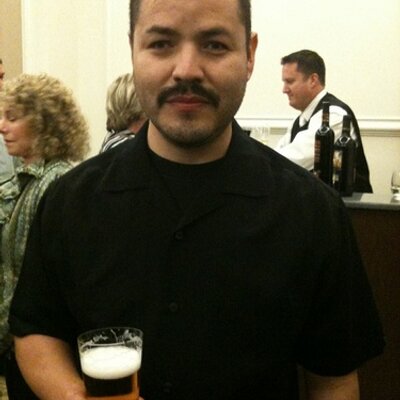 Profile Picture of Hugo Gallegos (@maneuvres) on Twitter