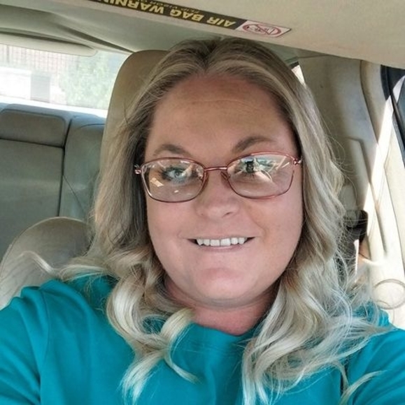 Profile Picture of Robin Ghegan (@robinghegan) on Poshmark