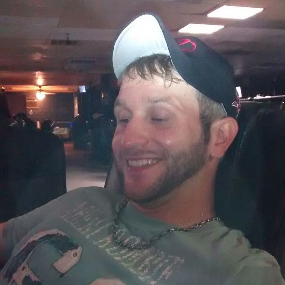 Profile Picture of Foster Anderson (@foster_anderson) on Poshmark