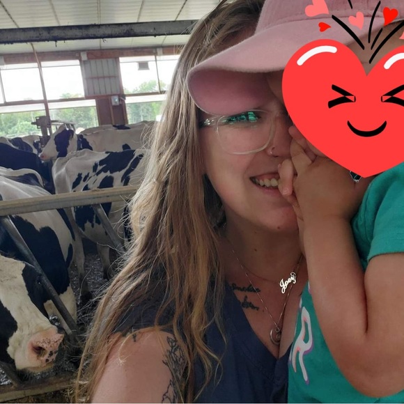 Profile Picture of Kathie Graham (@five5grahams) on Poshmark