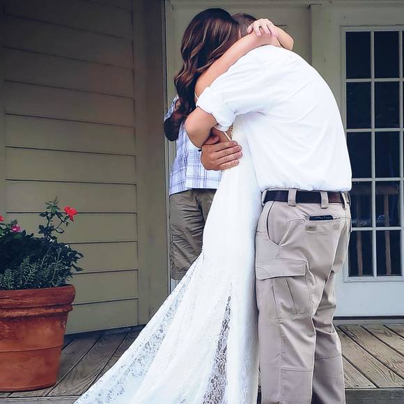 Profile Picture of Cari Koehnen (@carianneh24) on Poshmark