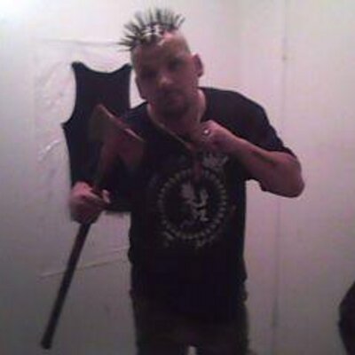 Profile Picture of Jason Martens (@w1k1d79) on Twitter