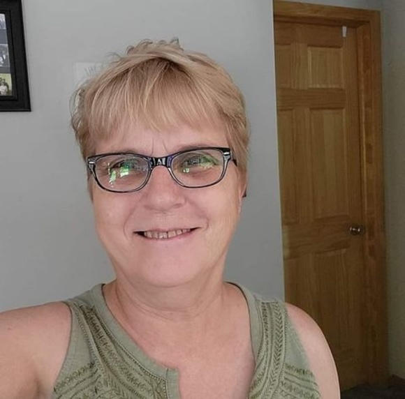 Profile Picture of Sheila Vanderslute (@sheilav322) on Poshmark