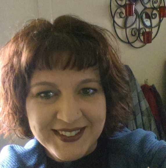 Profile Picture of Tina Hellums (@tinahellums) on Poshmark