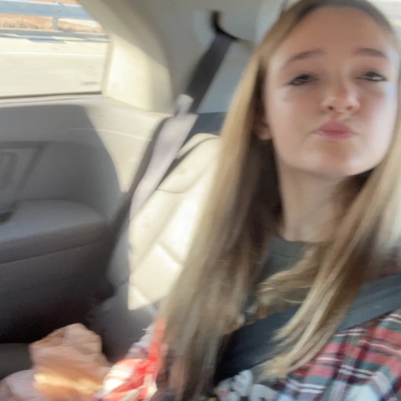 Profile Picture of Lilly Daulton (@lkdbelle1) on Poshmark