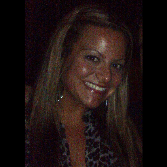 Profile Picture of Jessica Woolf (@jessicaw83) on Poshmark