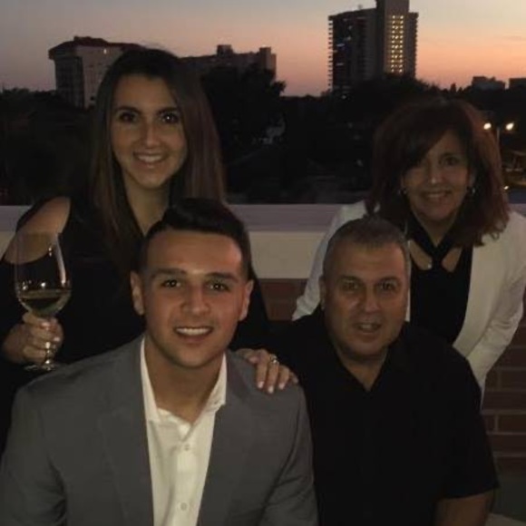 Profile Picture of Karen Jamgochian turrisi (@karenturrisi) on Poshmark