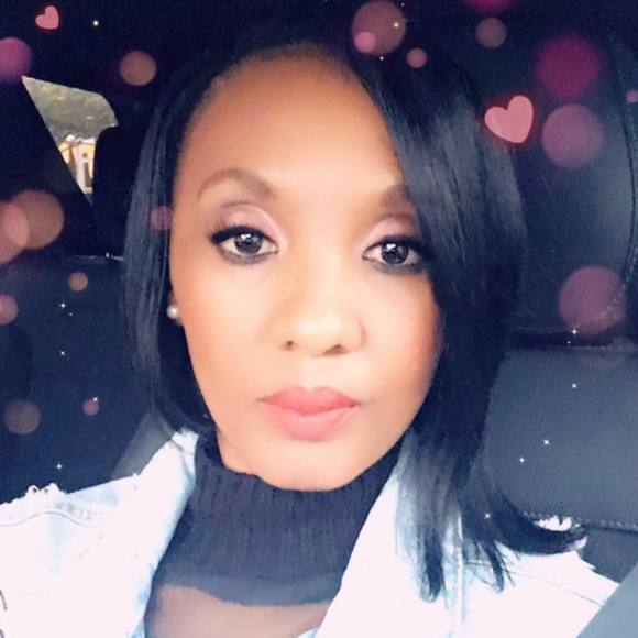 Profile Picture of Asanda Vani (@asandavani) on Poshmark
