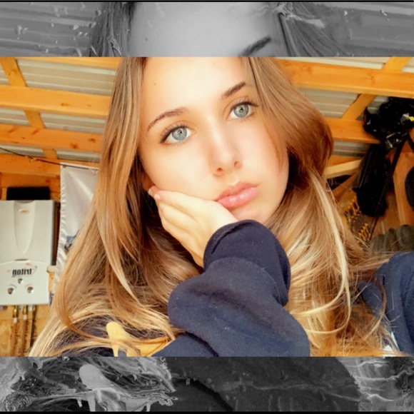 Profile Picture of Emma Marketti (@damnemmaa) on Poshmark