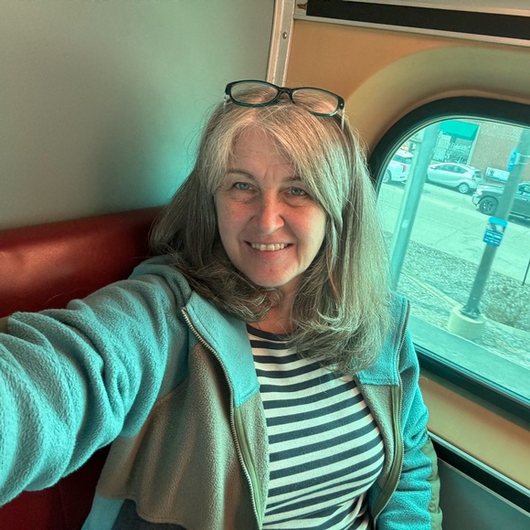 Profile Picture of Krista Gable (@kristagable) on Poshmark