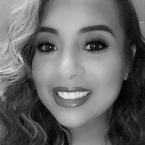 Profile Picture of Diana Losoya (@wonder_woman33) on Poshmark