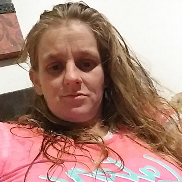 Profile Picture of Lela Schmidtberger (@l_schmidtberger) on Poshmark