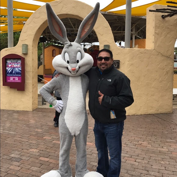 Profile Picture of Gustavo Cisneros (@gus4205) on Poshmark