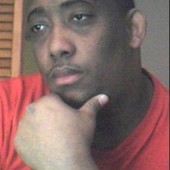 Profile Picture of Charles Lowe (@mrpride101) on Poshmark